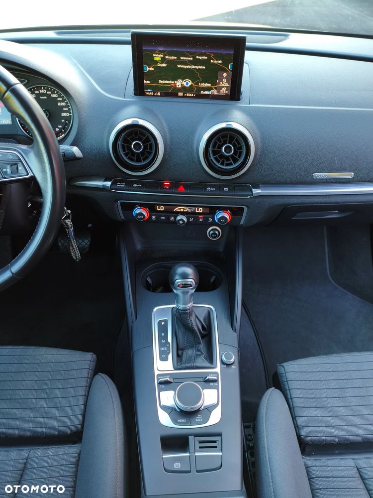 Audi A3 Sportback 1.6 TDI S tronic Attraction - 19