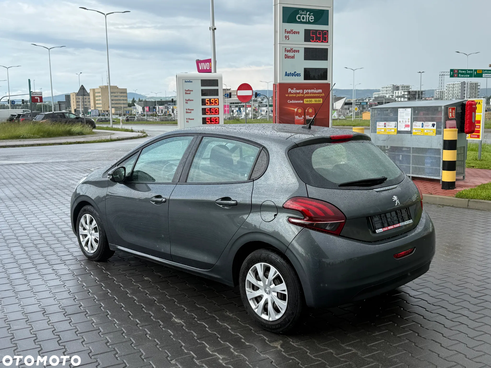 Peugeot 208 1.6 BlueHDi Allure S&S - 4