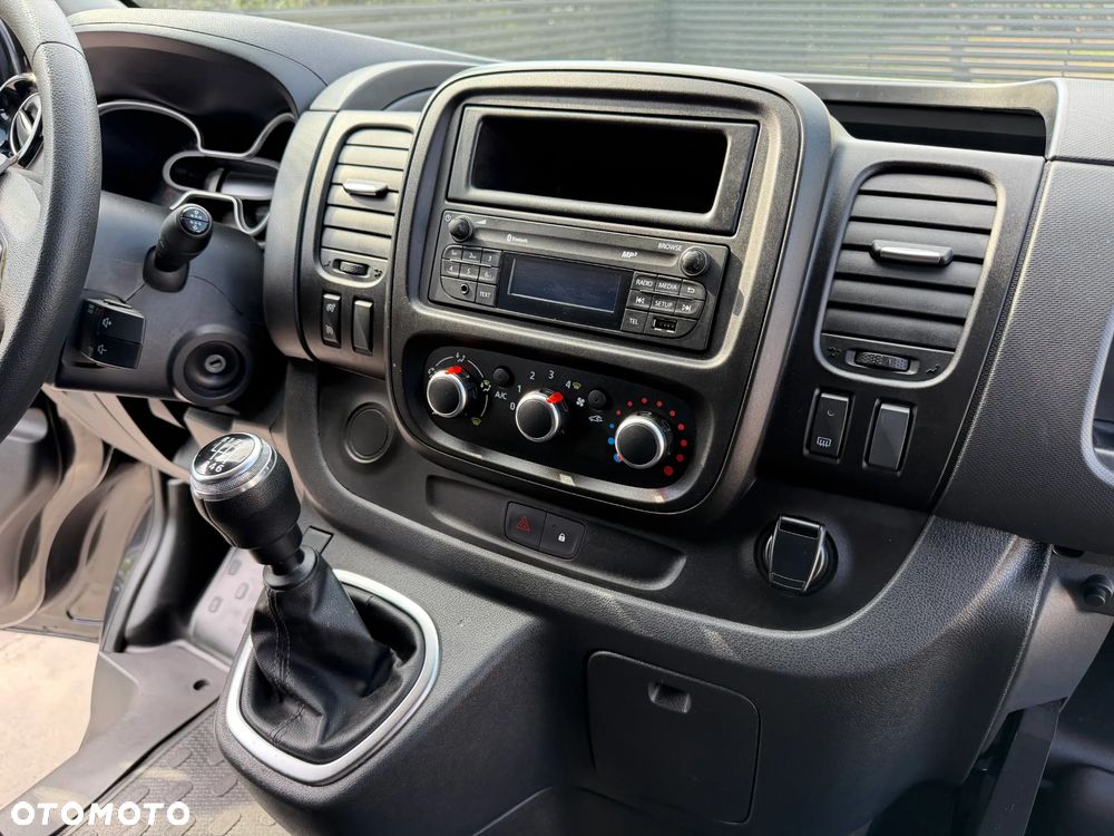 Renault TRAFIC VAN EXTRA L2H1, MAXI LONG, MOCNY SILNIK Euro 6 CI, 2.0 DCI 120KM, ROZRZĄD NA ŁAŃCUCHU, REFLEKTORY LED PURE VISION, KOLOR SPEC. CZARNY METALICZNY, DESIGN BUSINESS+ PAKIET FULL LED + PAKIET CHROM, MOBILNE BIURO, Furgon+ PEŁNA ZABUDOWA ŁADOWNI, Duża ładowność: 1168kg, Długa paka 3m, Pojemność 6,7m3 - 32