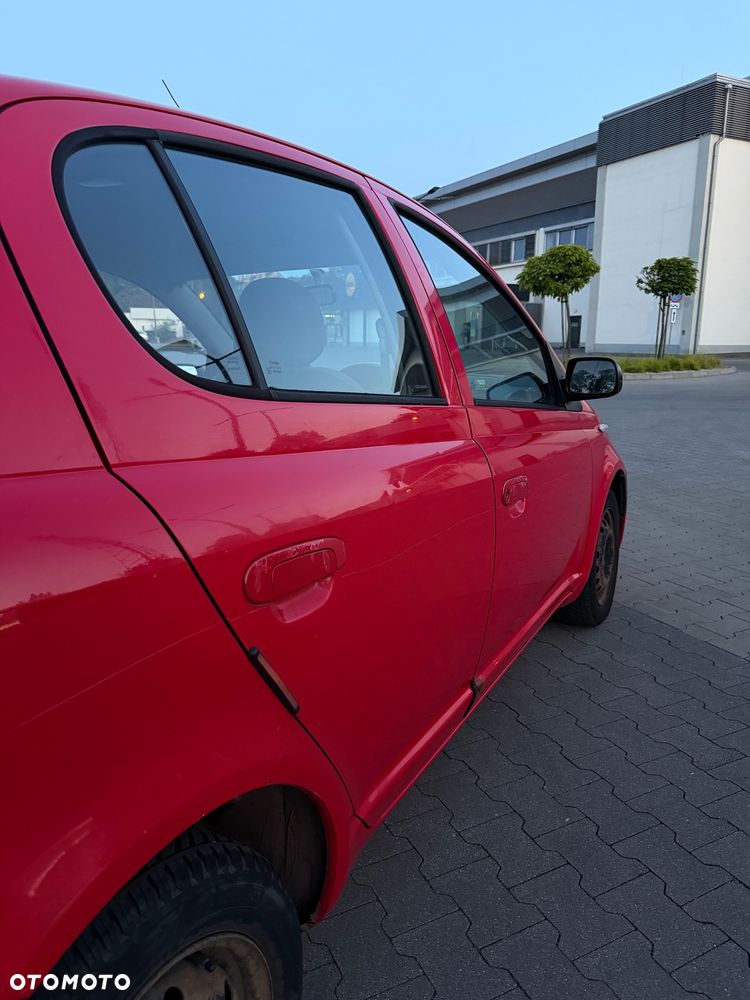 Toyota Yaris 1.0 Base - 23