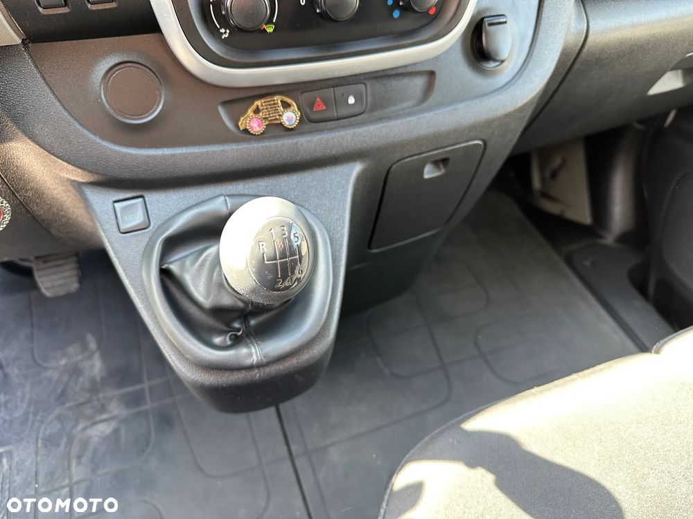 Renault Trafic - 13