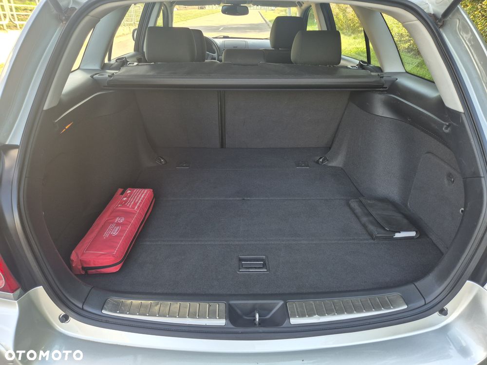 Toyota Avensis 2.0 VVT-i Sol - 13