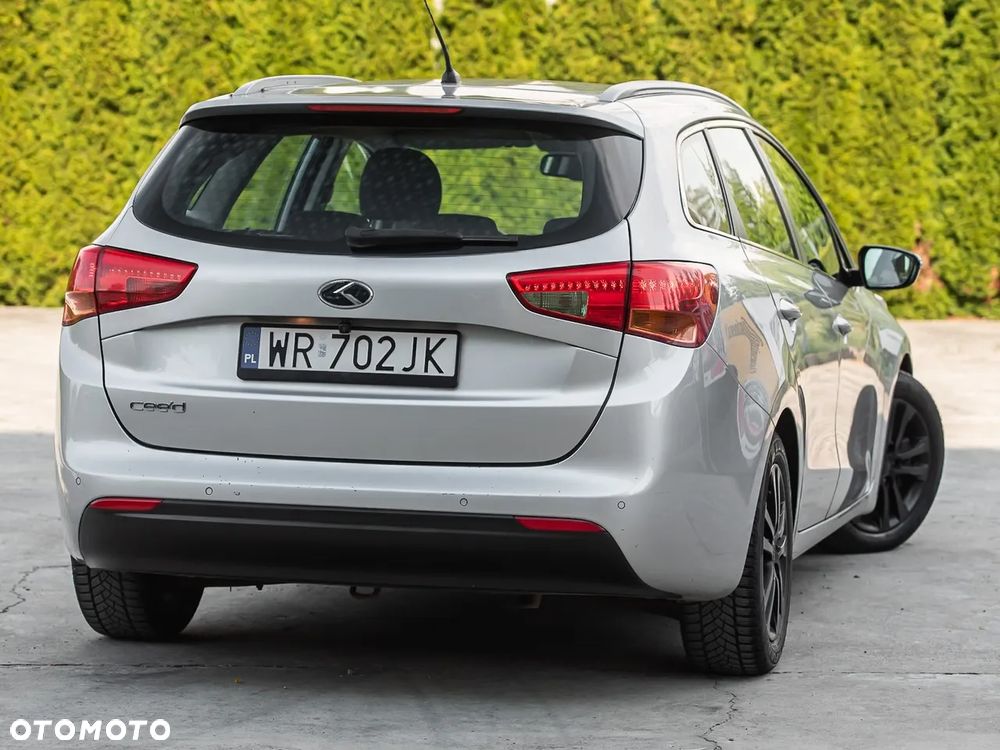 Kia Ceed 1.6 CRDi 128 Spirit - 17