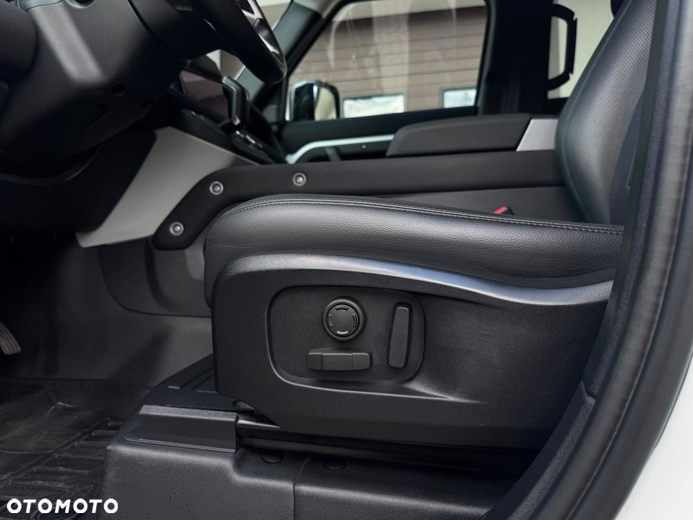 Land Rover Defender 3.0 D200 mHEV S - 17