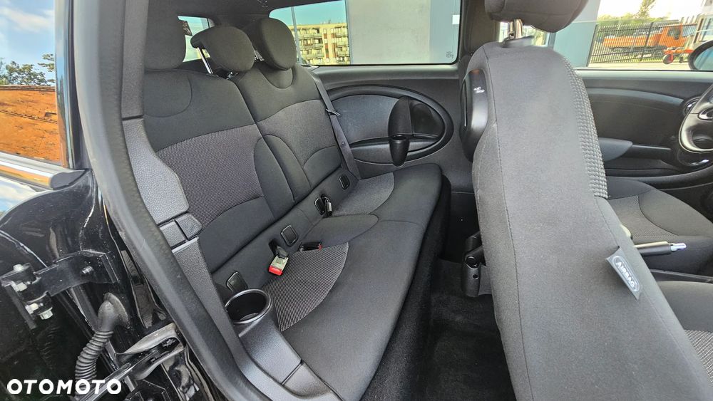 MINI Countryman One D - 24