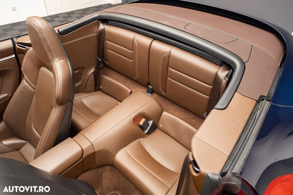 Porsche 911 Carrera 4S PDK - 37