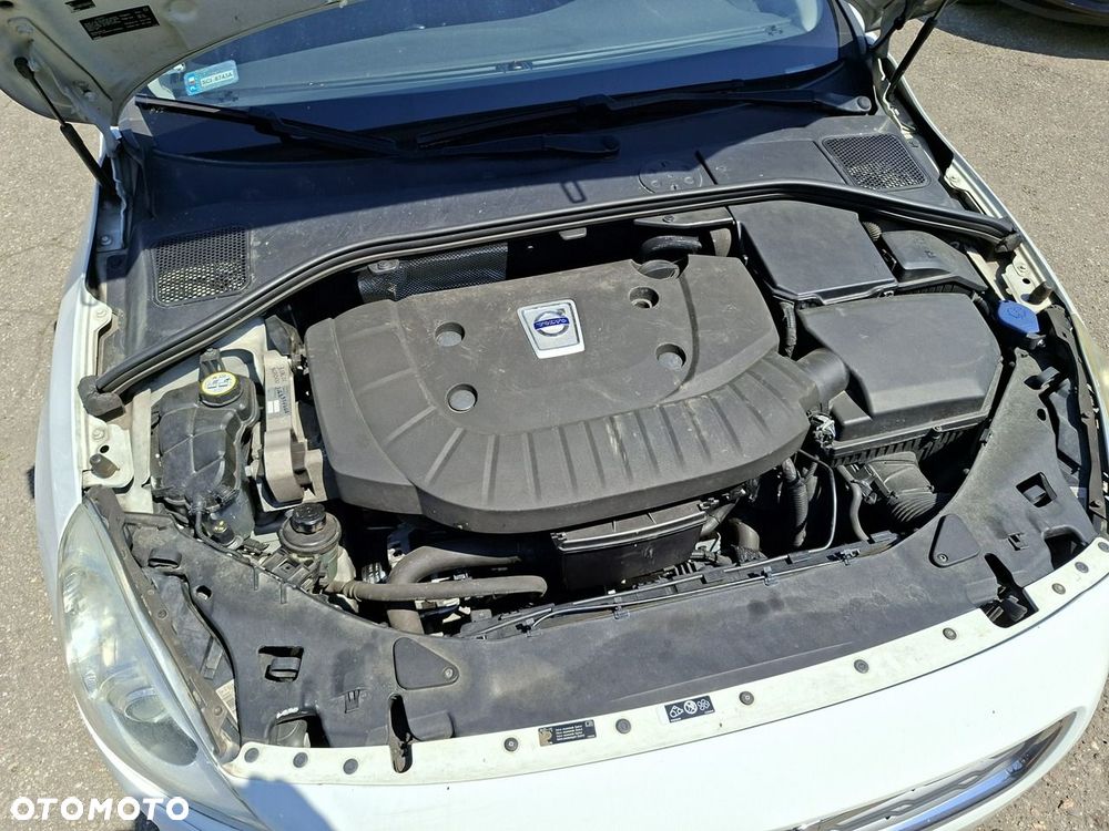 Volvo V60 D3 Momentum - 28