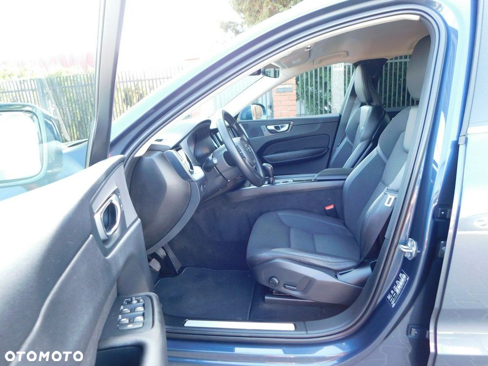 Volvo XC 60 D3 Momentum Pro - 13