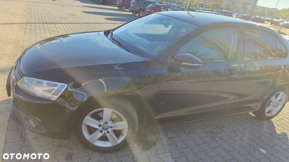 Volkswagen Jetta 1.6 TDI Comfortline - 10