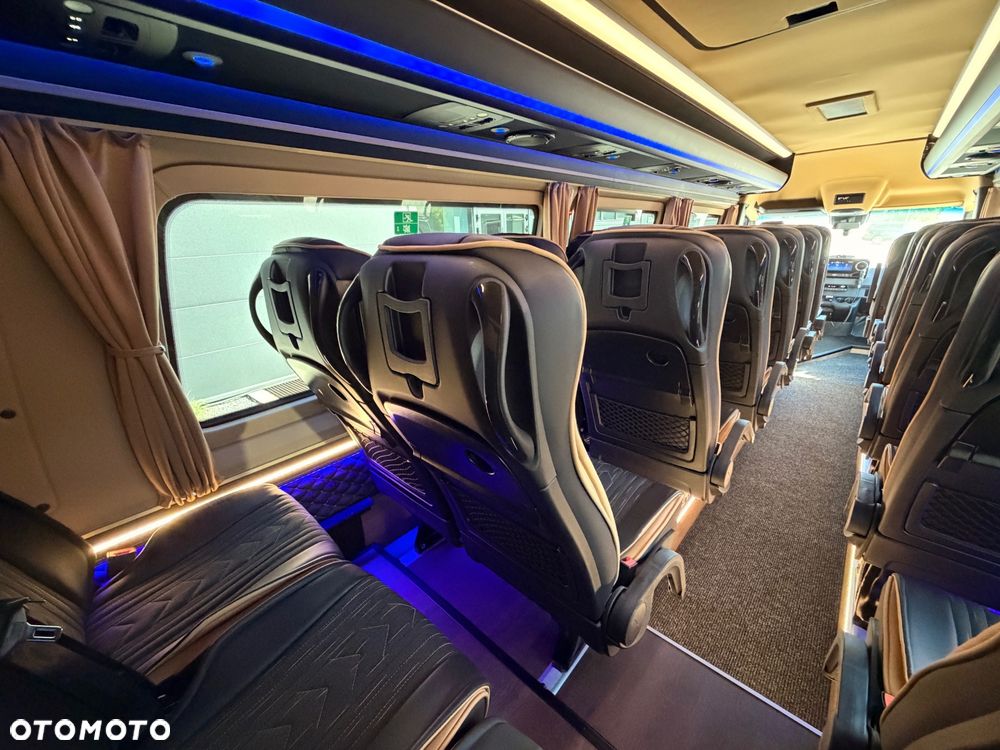 Mercedes-Benz Sprinter 519 - 18