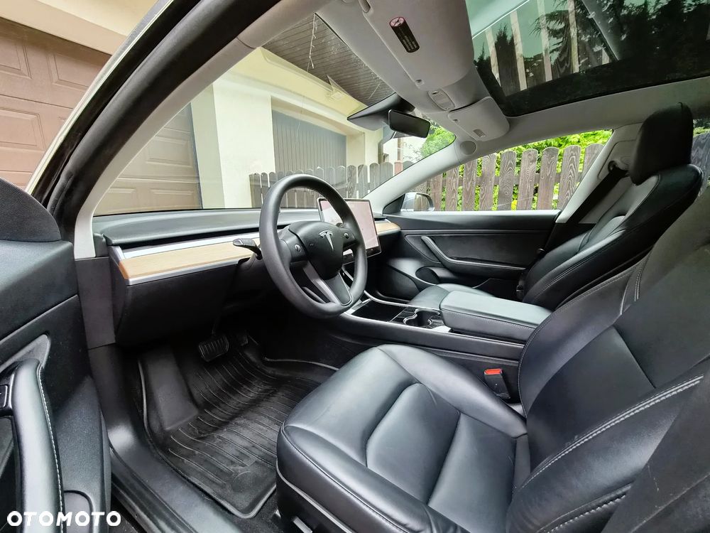 Tesla Model 3 - 6