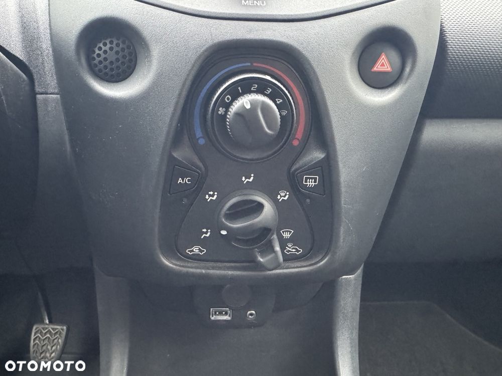 Toyota Aygo x - 23