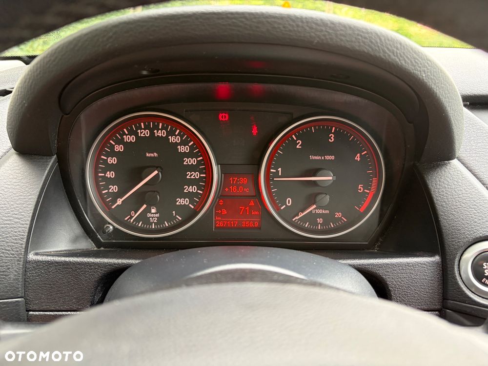 BMW X1 sDrive18d - 12