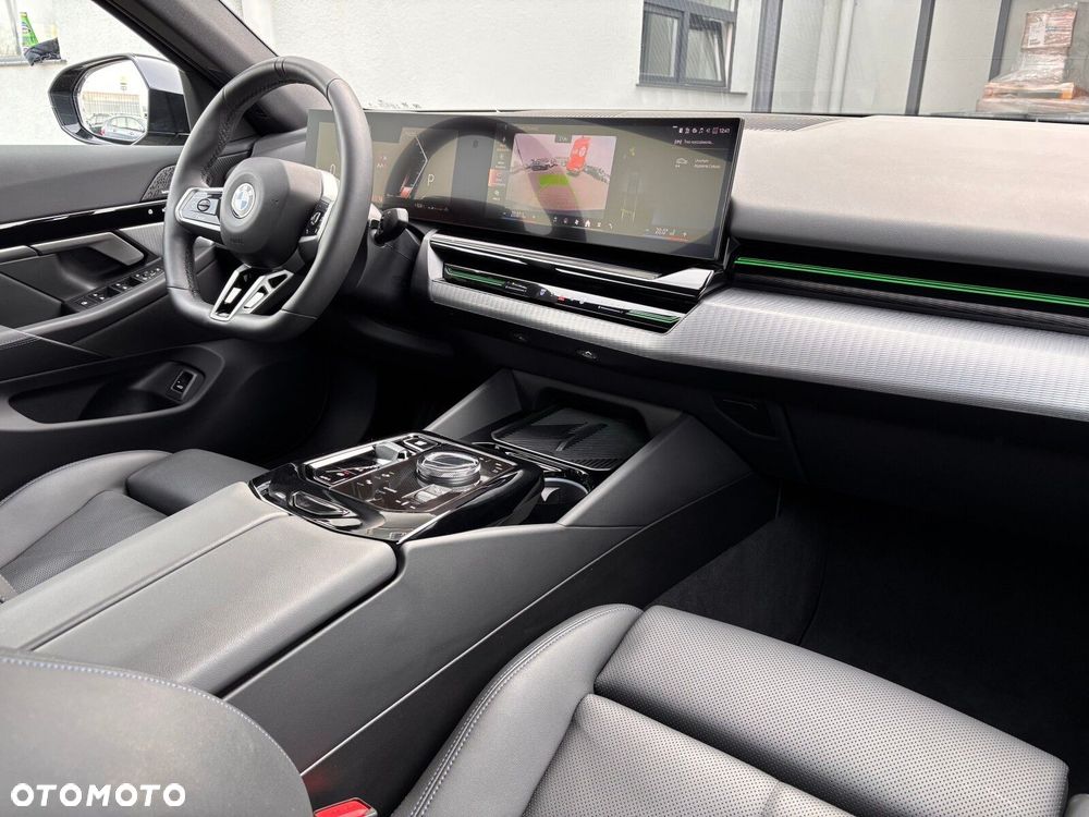 BMW Seria 5 520d xDrive mHEV M Sport - 32