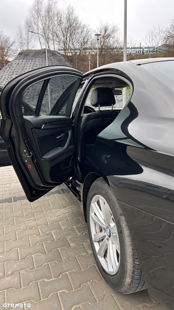 BMW Seria 5 528i Luxury Line - 15