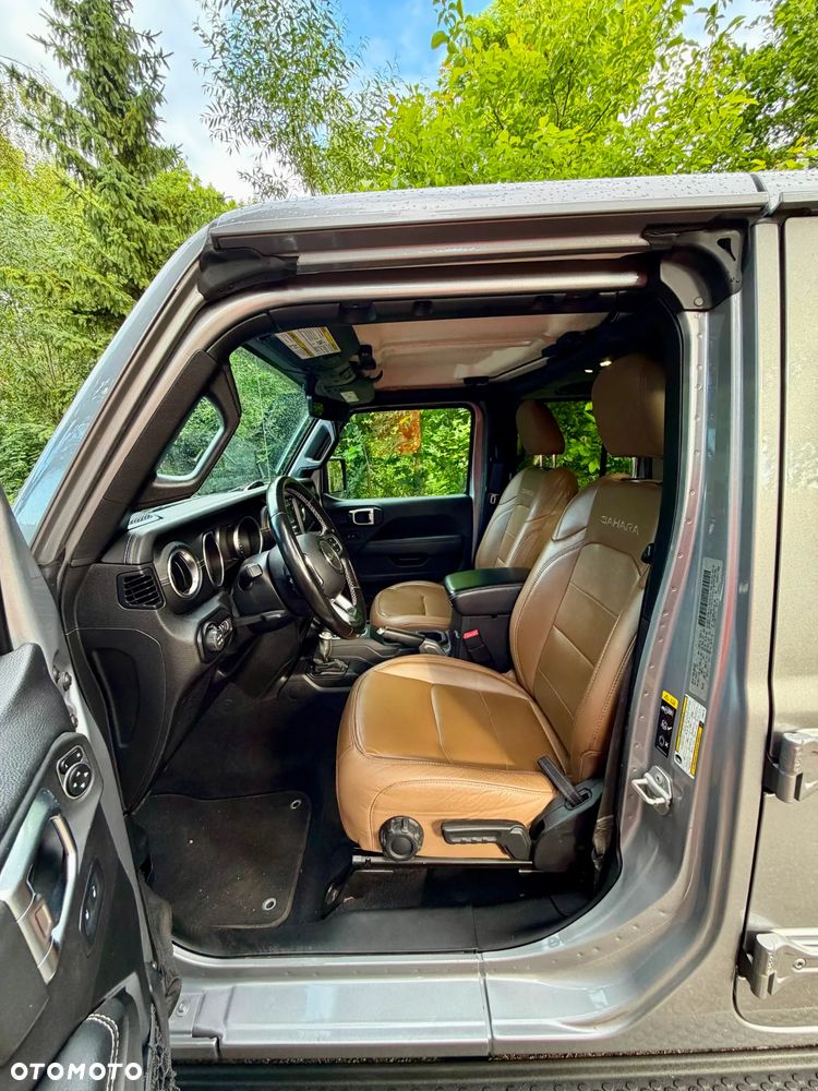 Jeep Wrangler - 12