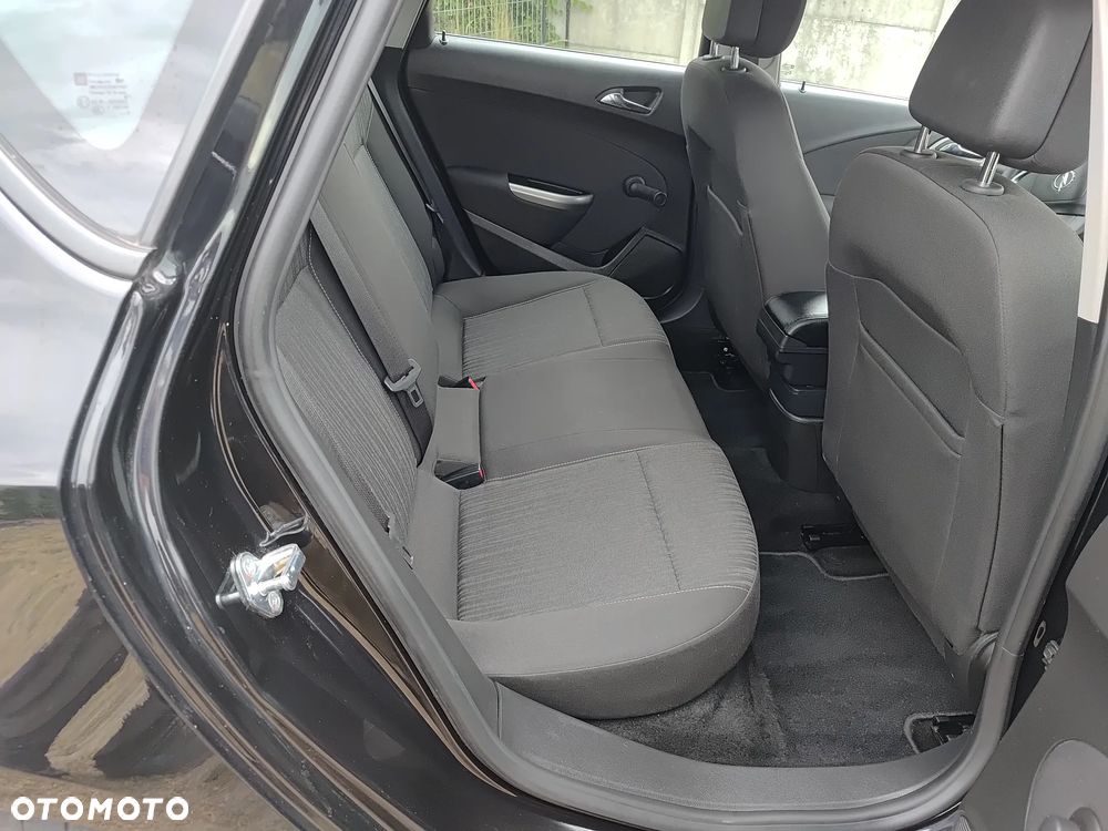 Opel Astra 1.4 Turbo Active - 24