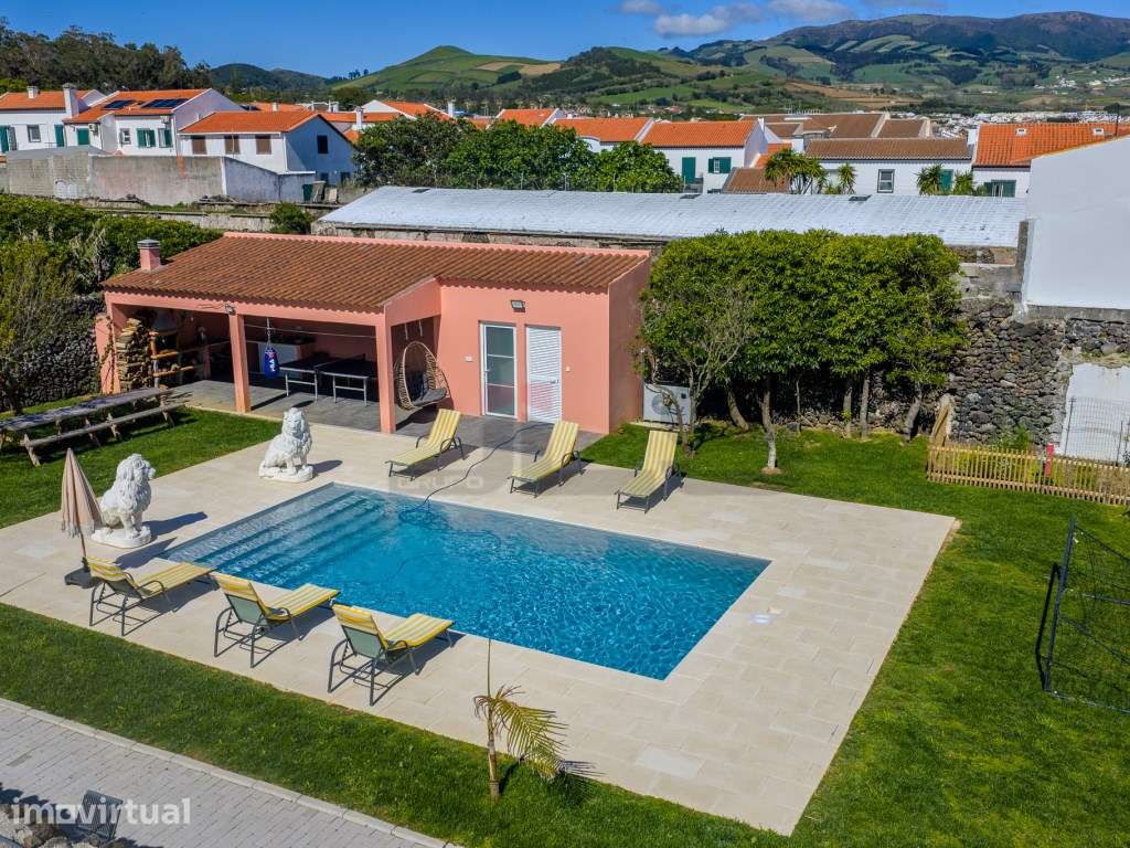 Moradia V4 com Apartamento T1 Anexo, Totalmente Remodelada - Centro... - Grande imagem: 2/56