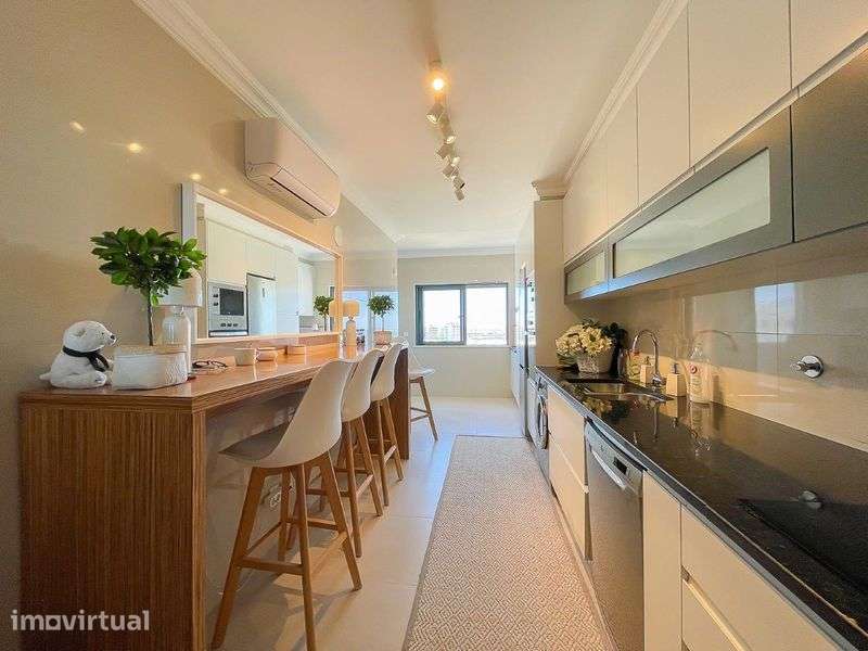 Venda Apartamento T3 na Avenida 5 de Outubro com vista Mar - Grande imagem: 3/12