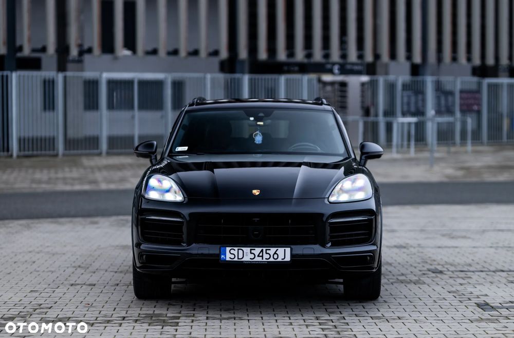 Porsche Cayenne - 2