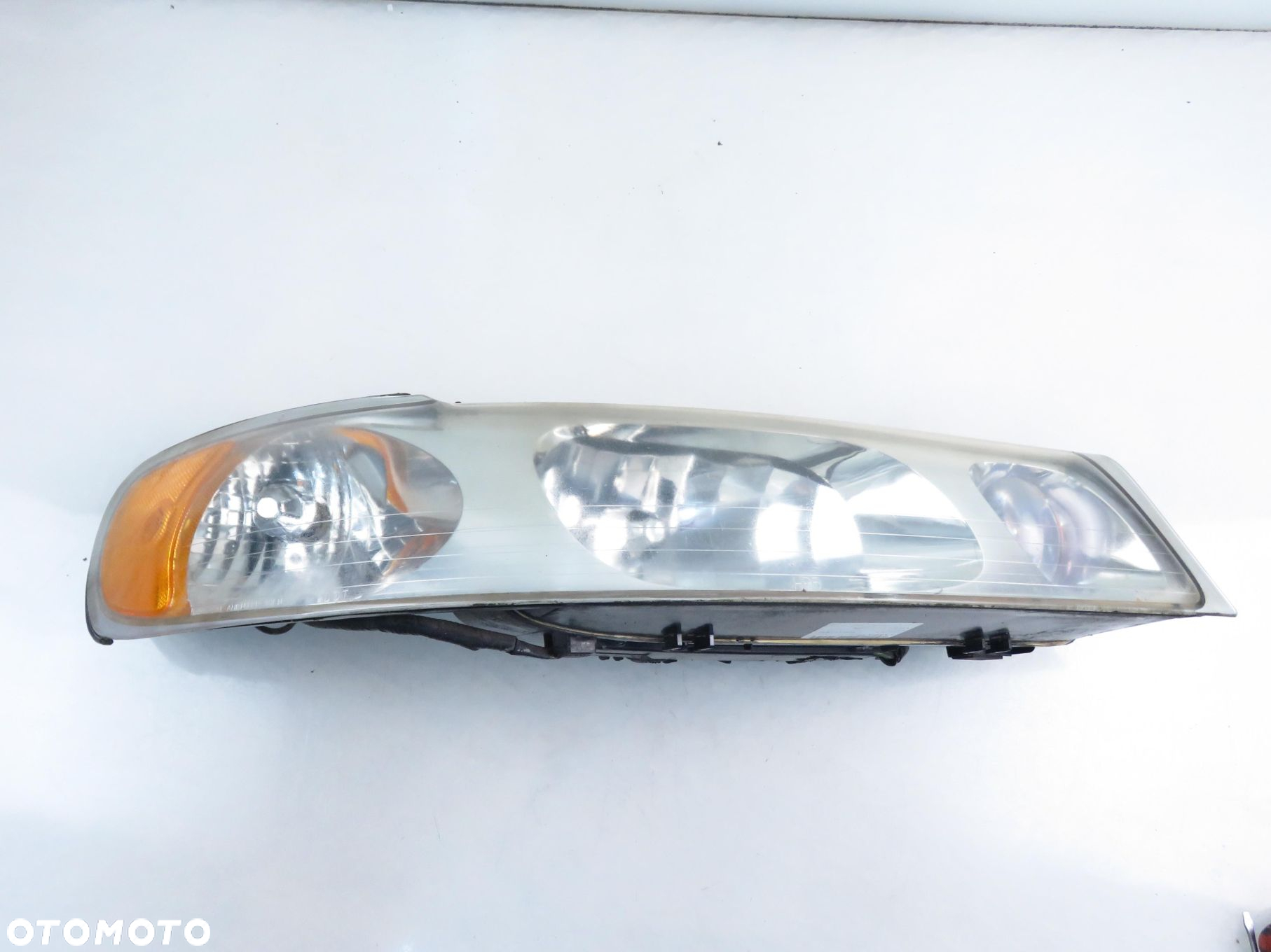 LAMPA PRAWA PRZEDNIA LINCOLN TOWN CAR III YW1X13100A - 14
