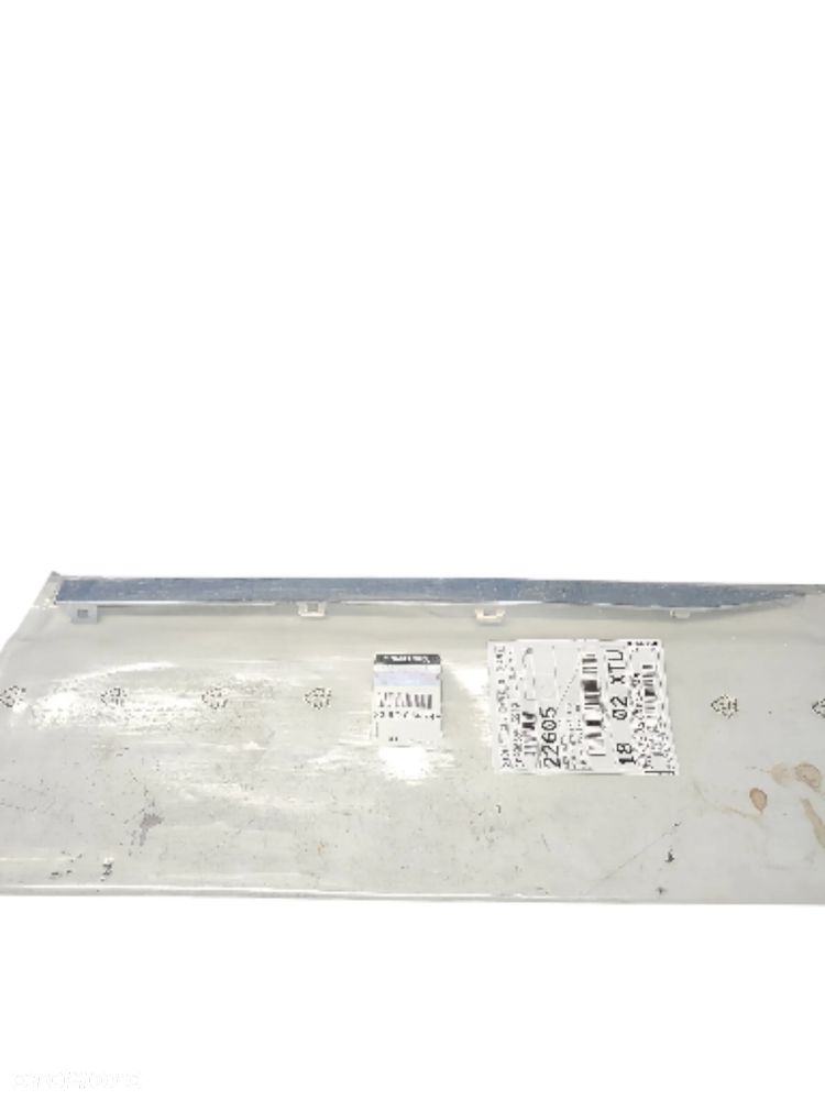 LISTWA CHROM PRAWY TYŁ RENAULT CAPTUR II 828D01474R - 1