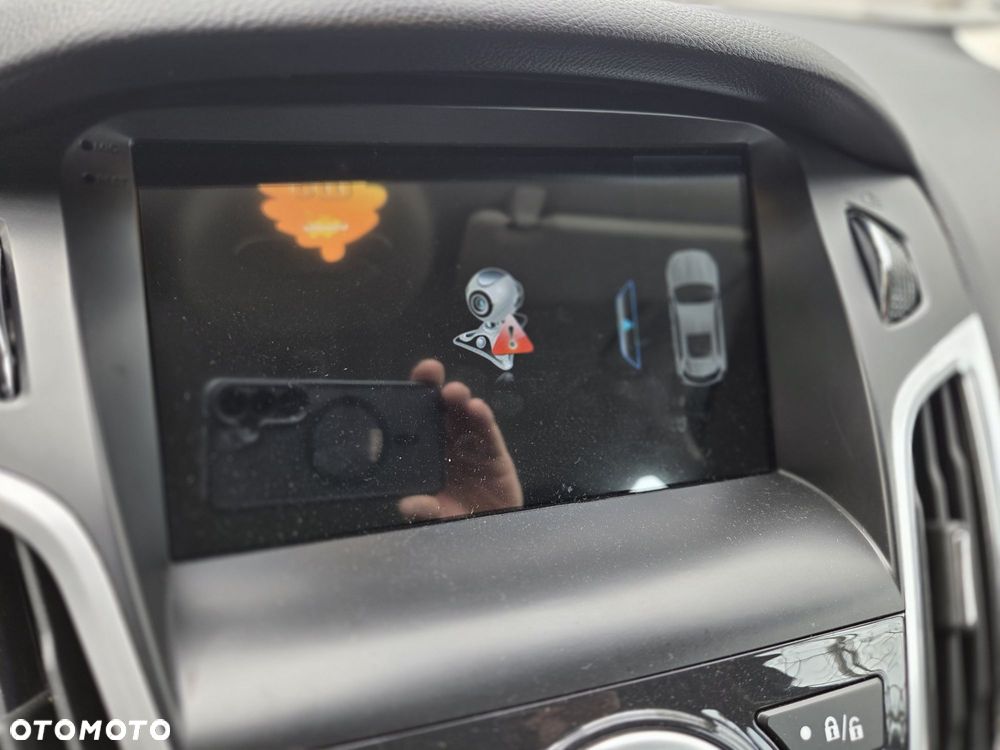 Ford Focus 1.6 EcoBoost Titanium - 24