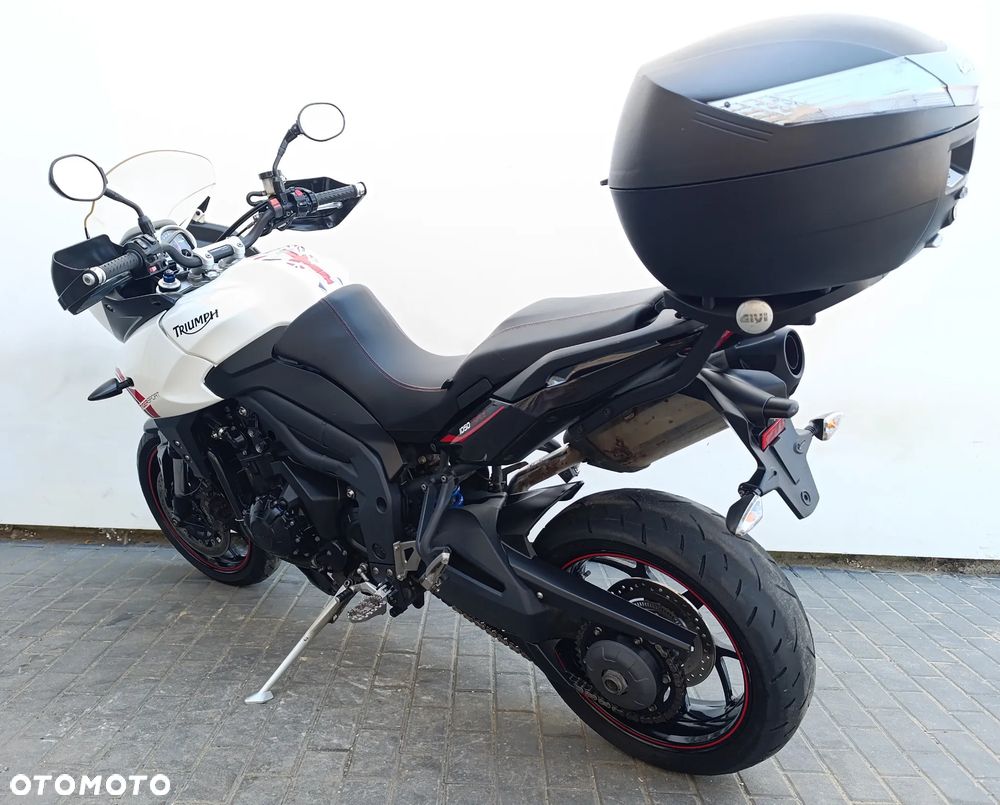 Triumph Tiger - 5