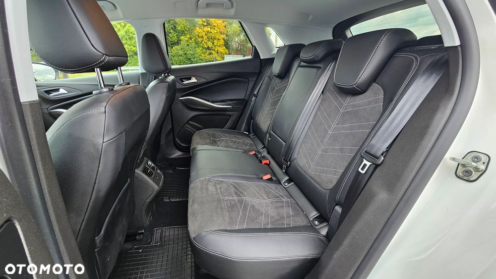Opel Grandland 1.2 T GS S&S - 8