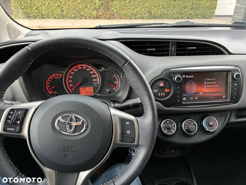 Toyota Yaris 1.33 Premium - 6