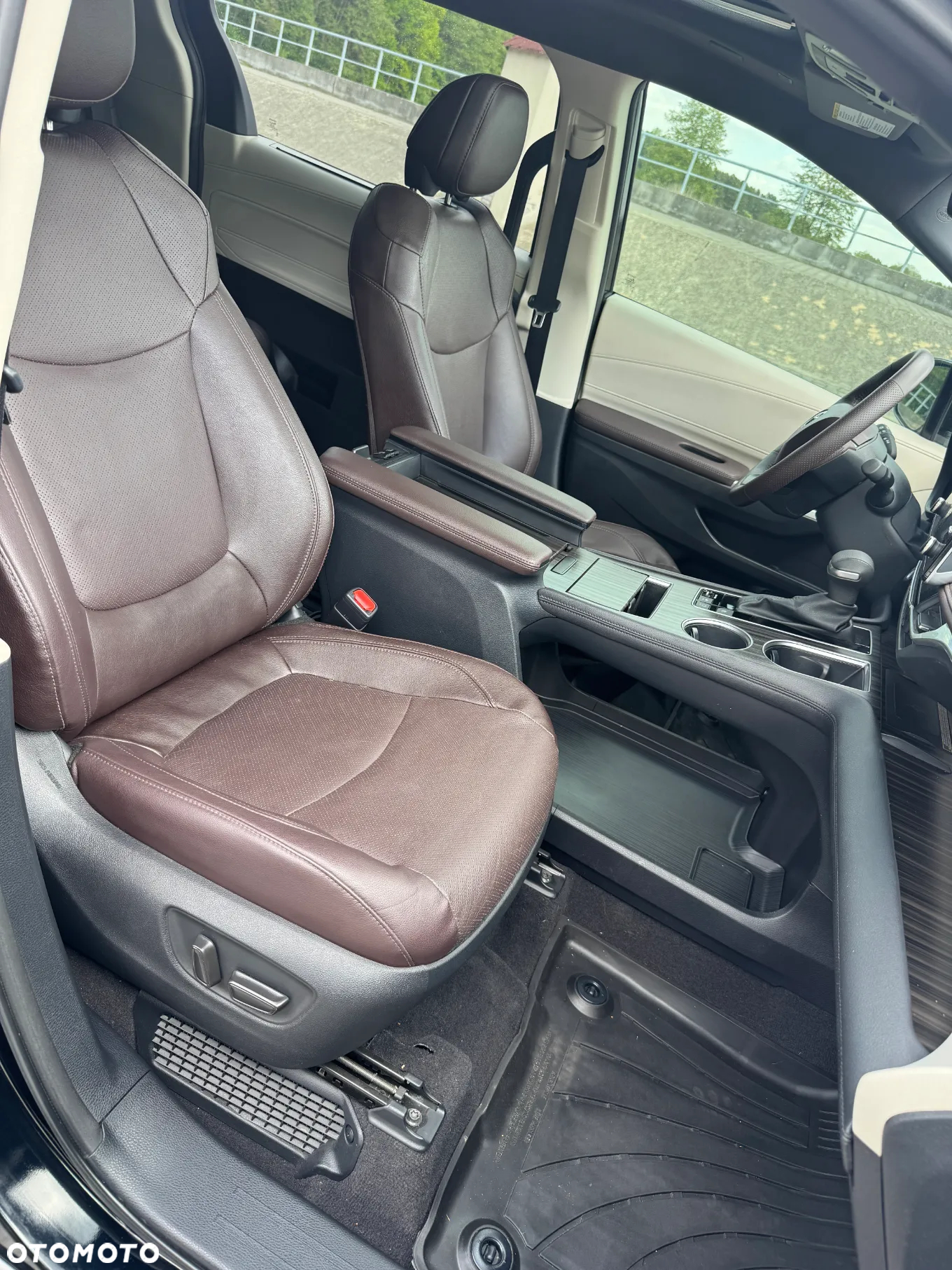 Toyota Sienna - 19