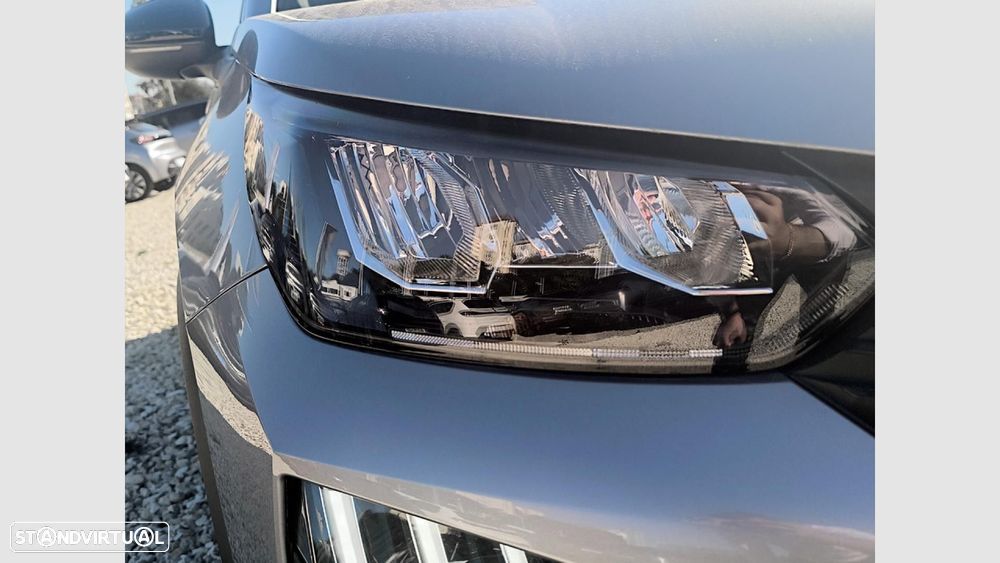 Peugeot 2008 1.2 Hybrid Style e-DCS6 - 9