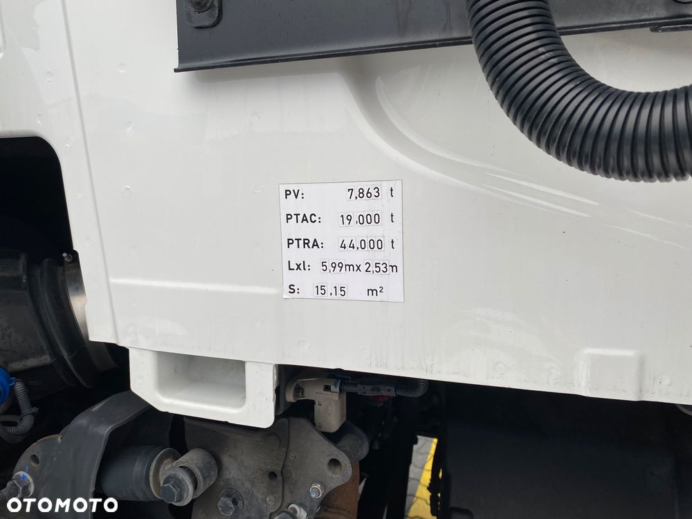 Renault T480 Sleeper Cab - 9