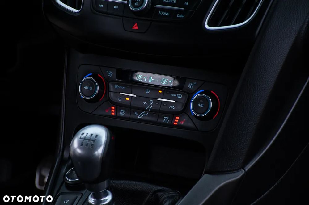 Ford Focus 1.5 EcoBoost Titanium ASS - 12