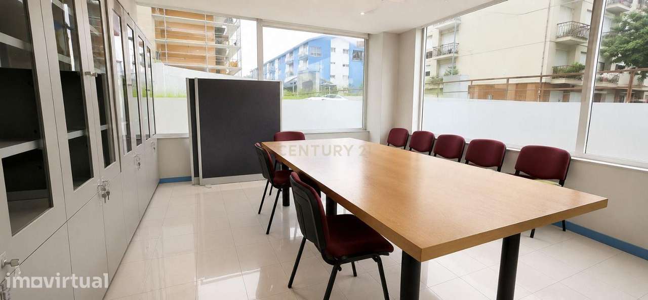 Imóvel afeto a serviços c/ 592 m2 em S. Cosme, Gondomar - Grande imagem: 5/15