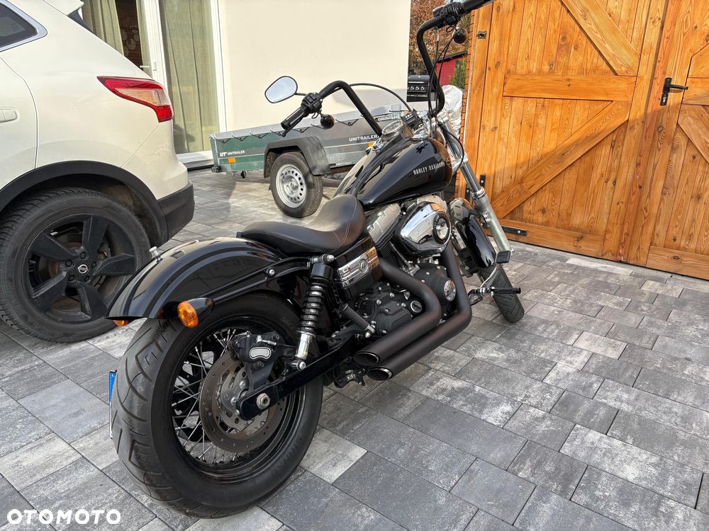 Harley-Davidson Dyna Street Bob - 1
