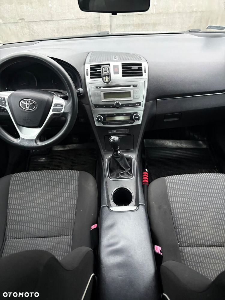 Toyota Avensis - 11