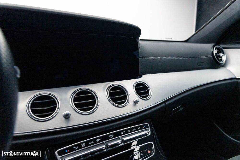 Mercedes-Benz E 300 e AMG Line - 35