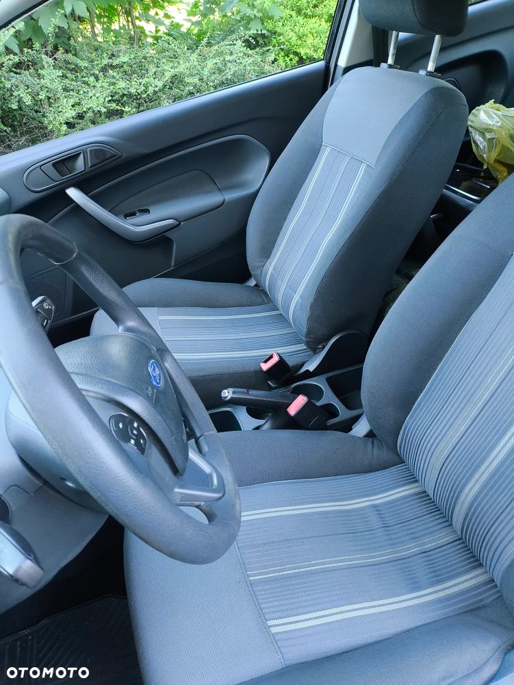 Ford Fiesta 1.4 Trend - 24