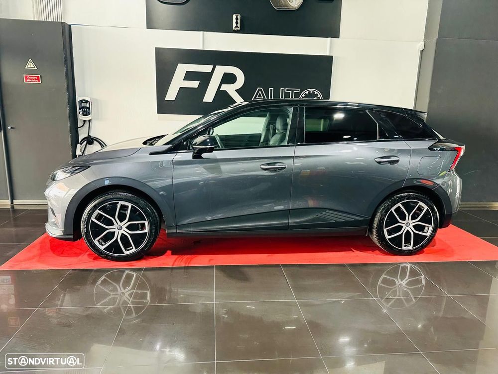 MG MG4 64 kWh Luxury - 10