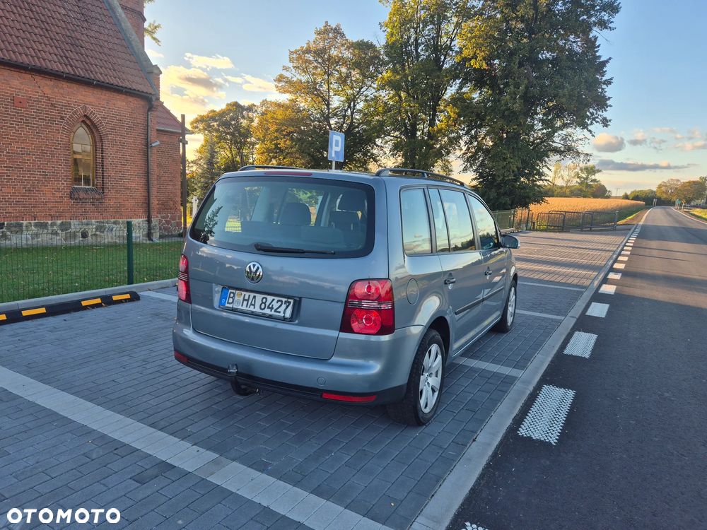 Volkswagen Touran - 9