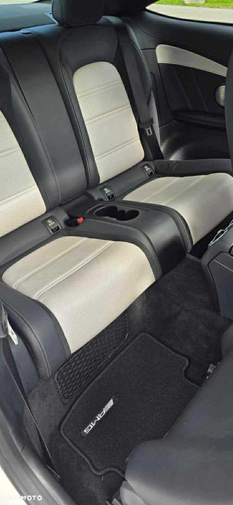 Mercedes-Benz Klasa C AMG 63 S Coupe AMG Speedshift MCT 9G - 13