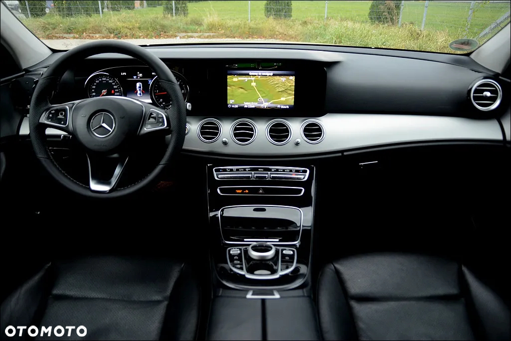 Mercedes-Benz Klasa E 200 d 9G-TRONIC - 23
