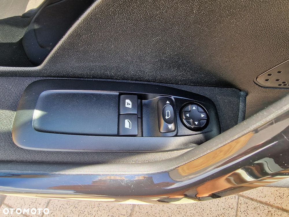 Peugeot 208 82 VTI Active - 12