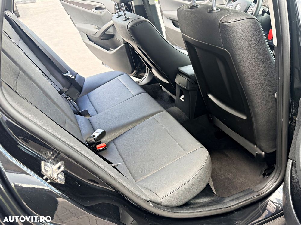 BMW X1 sDrive18d xLine - 16