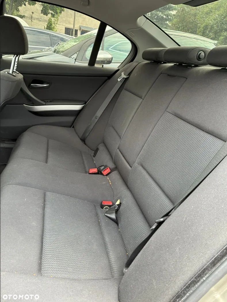BMW Seria 3 318i - 5