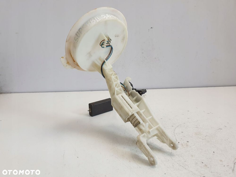 Skoda Superb II 3.6 FSI CZUJNIK PALIWA PŁYWAK - 1