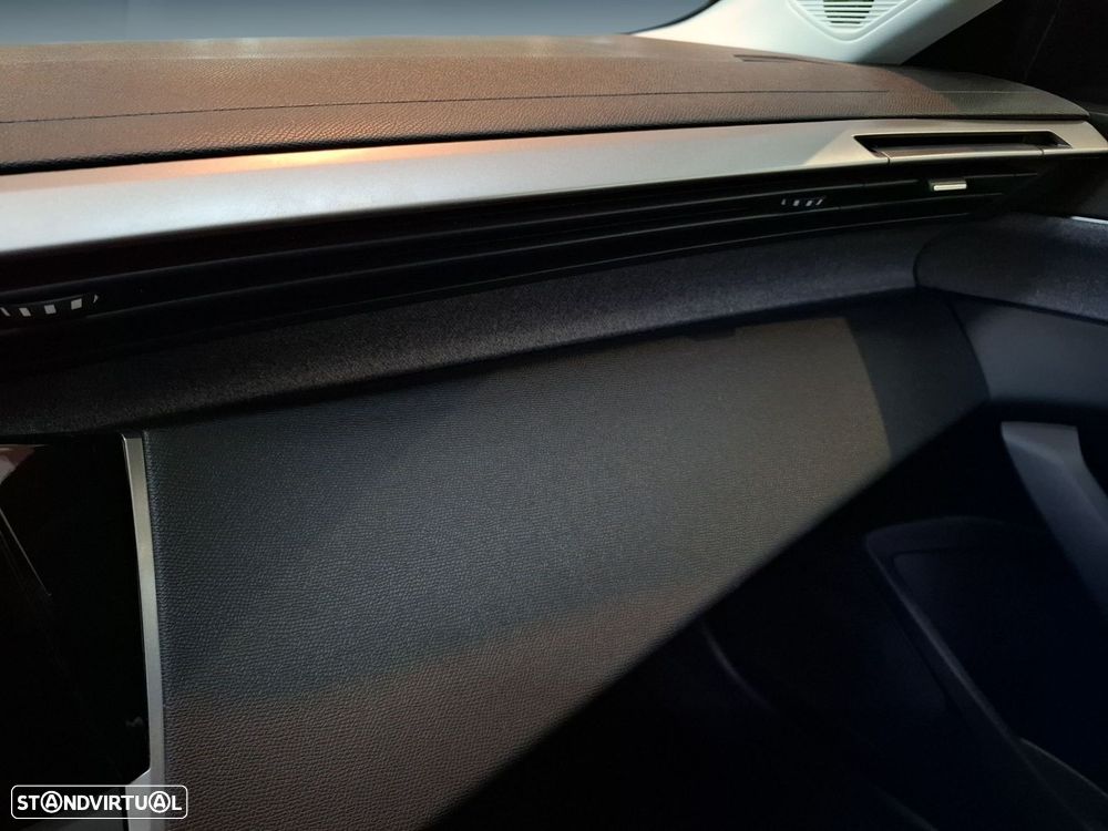 Peugeot 408 1.2 Hybrid Allure e-DCS6 - 20