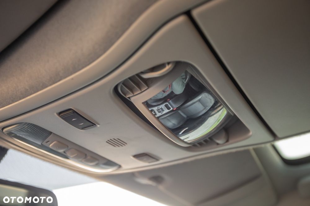 Ford Galaxy 2.2 TDCi Platinium X (Ghia) - 33