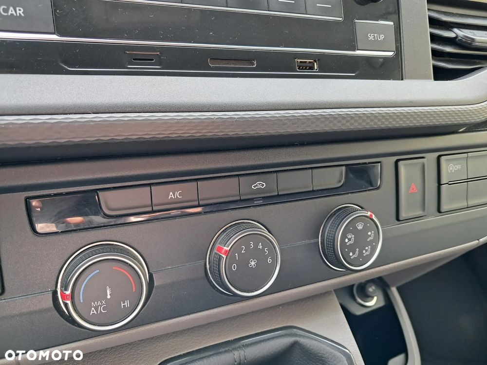 Volkswagen Transporter - 11